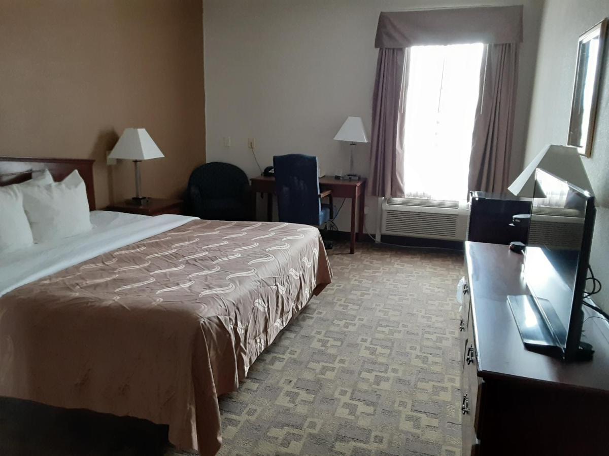 Hotel Quality & Near Howe Caverns 3*