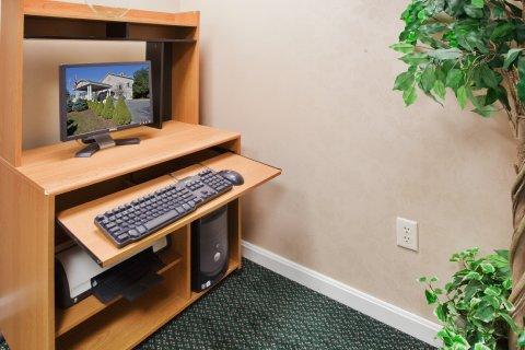 Hotel Quality & Near Howe Caverns Schoharie