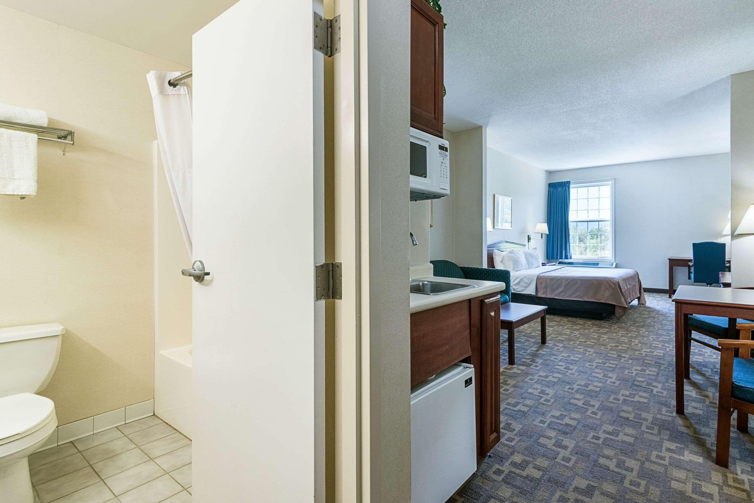 Quality & Near Howe Caverns Hotel