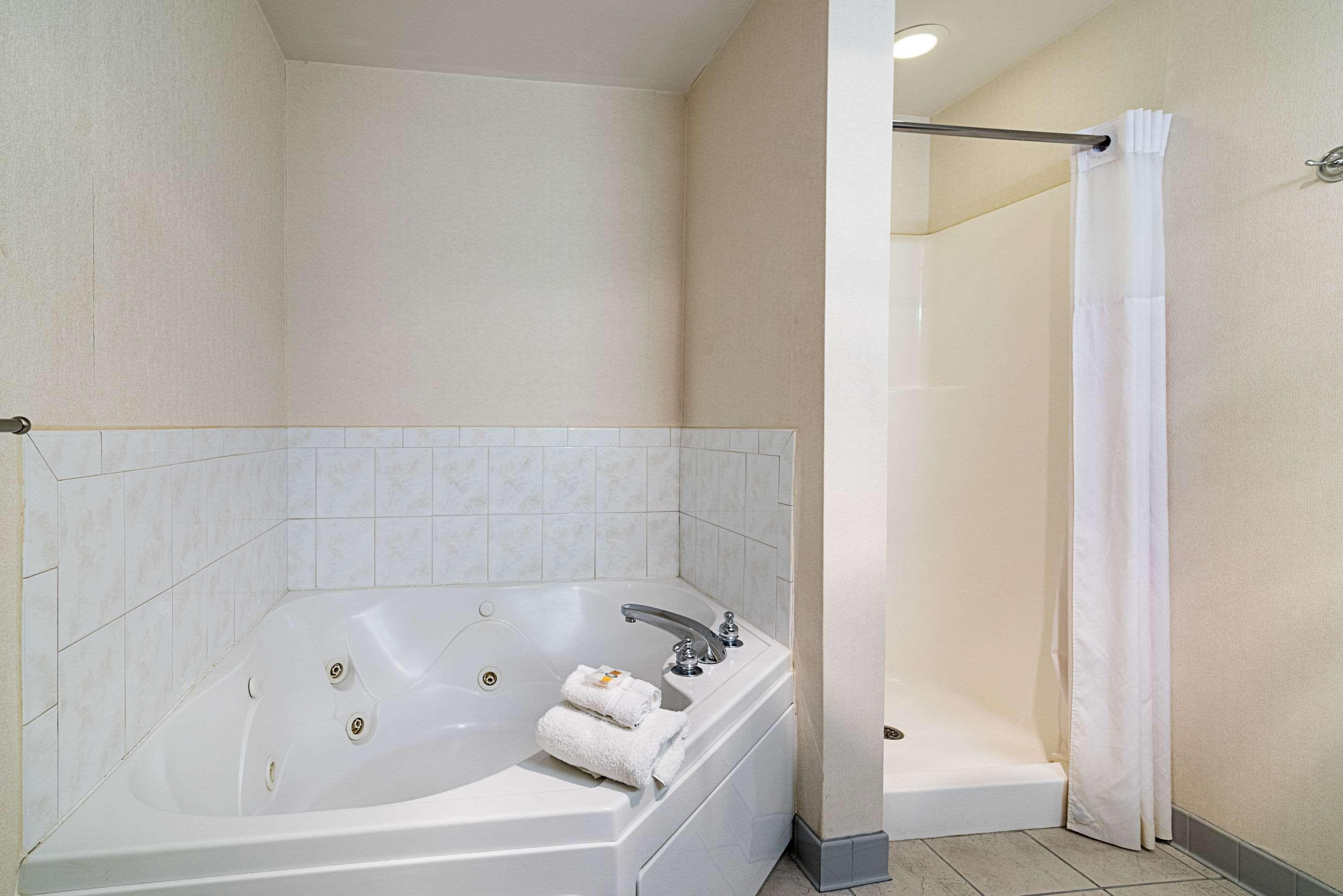 Quality & Near Howe Caverns Hotel Schoharie