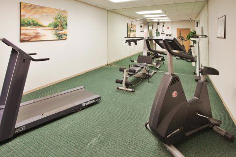 Quality & Near Howe Caverns Hotel 3*